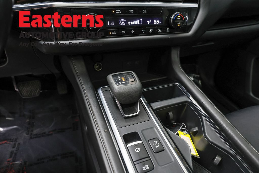 Used 2024 Nissan Pathfinder SV w/ SV Premium Package AWD/4WD image 13
