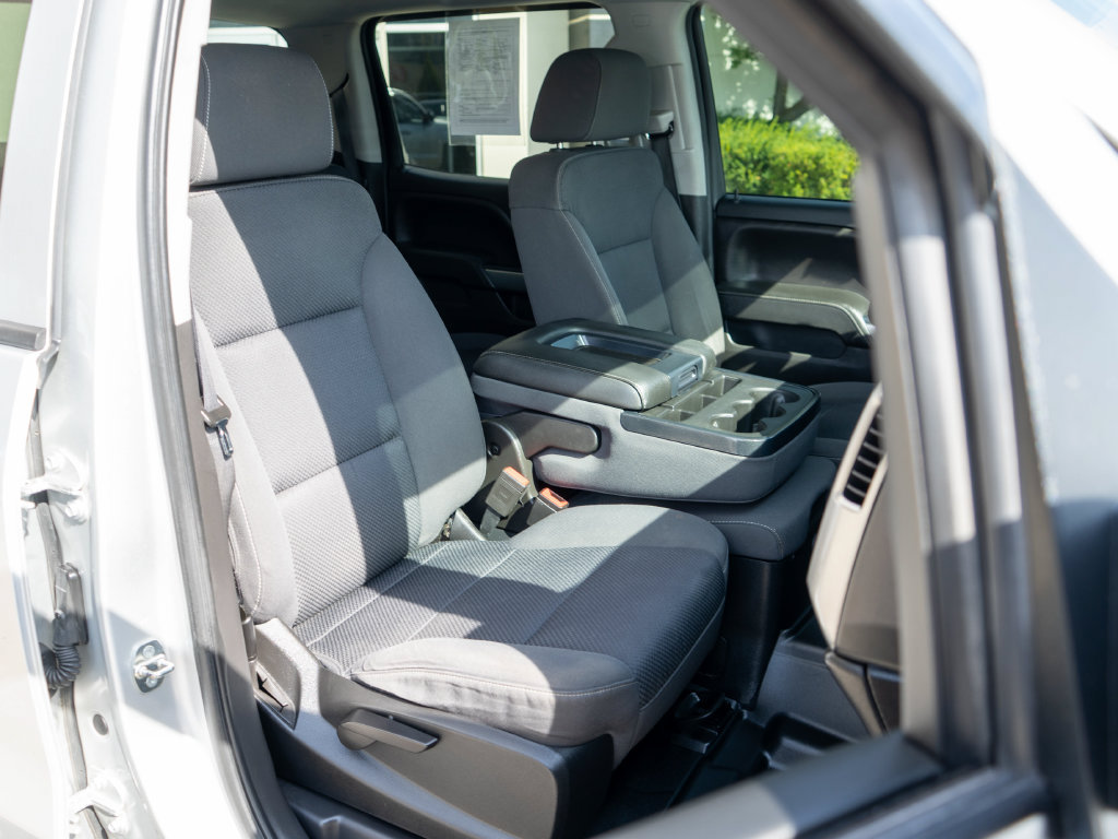Used 2018 Chevrolet Silverado 1500 LT w/ Trailering Package AWD/4WD image 9