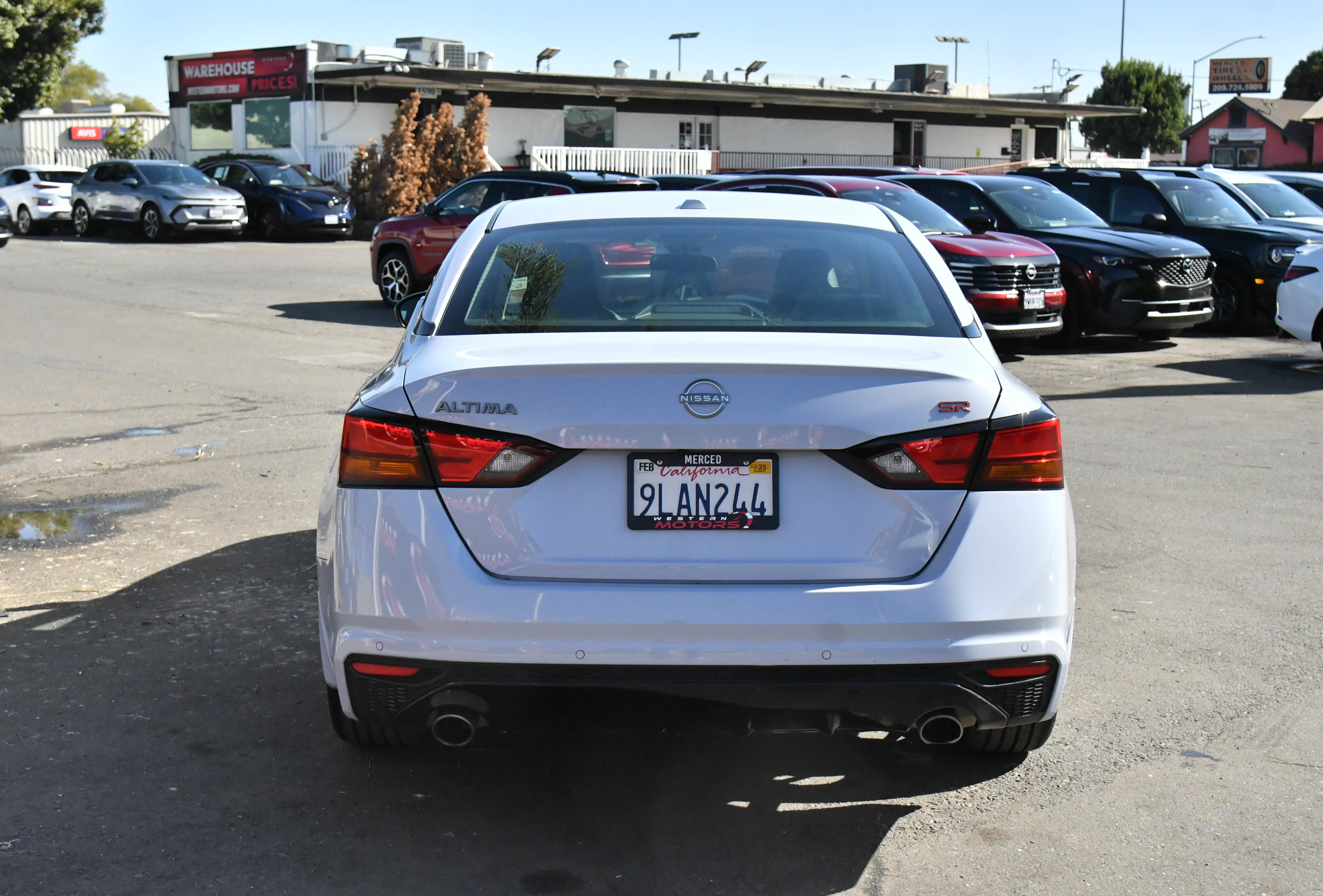 Used 2024 Nissan Altima 2.5 SR FWD image 7