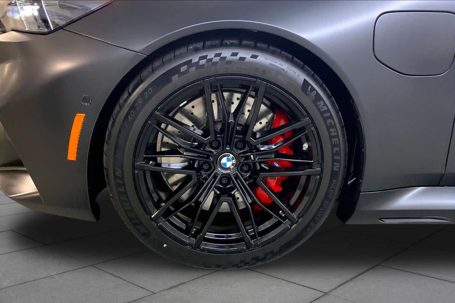 Used 2026 BMW M5 w/ Carbon Package AWD/4WD image 9