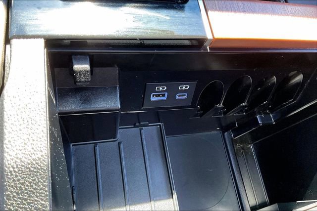 Used 2022 Toyota Tundra 1794 Edition image 17