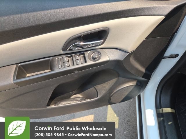 Used 2014 Chevrolet Cruze LS FWD image 17