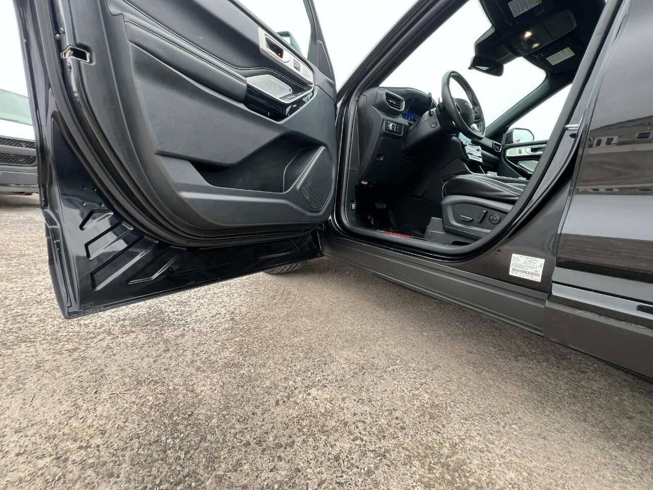 Used 2021 Ford Explorer ST w/ Equipment Group 401A AWD/4WD image 12