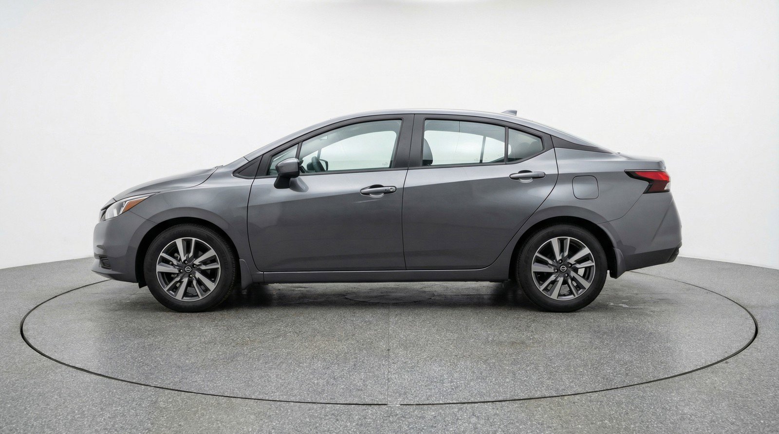 Used 2025 Nissan Versa SV FWD image 5