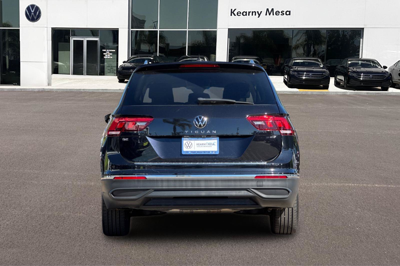 Used 2023 Volkswagen Tiguan SE FWD image 5