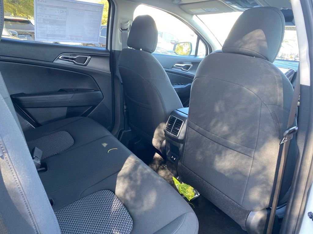 New 2026 Kia Sportage LX FWD image 24