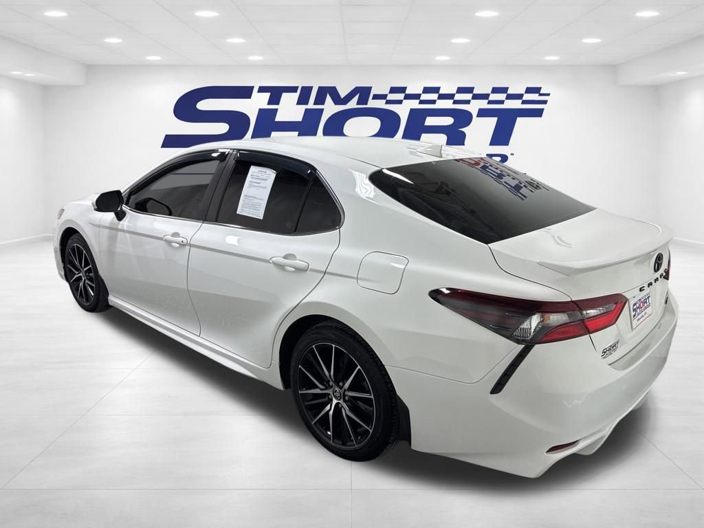 Used 2021 Toyota Camry SE image 8