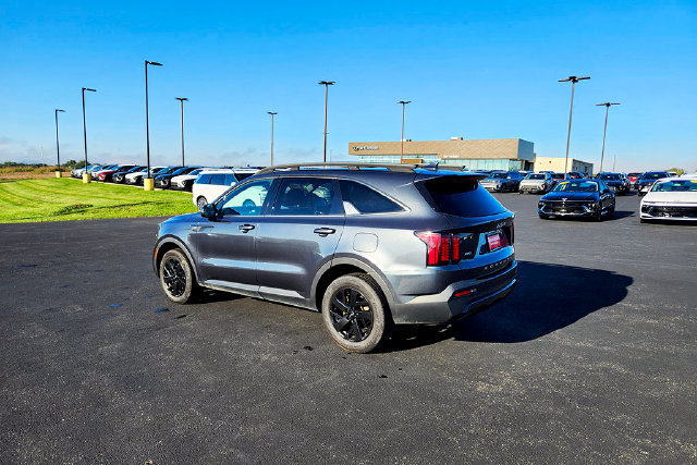 Used 2022 Kia Sorento S w/ Panoramic Sunroof Package AWD/4WD image 5