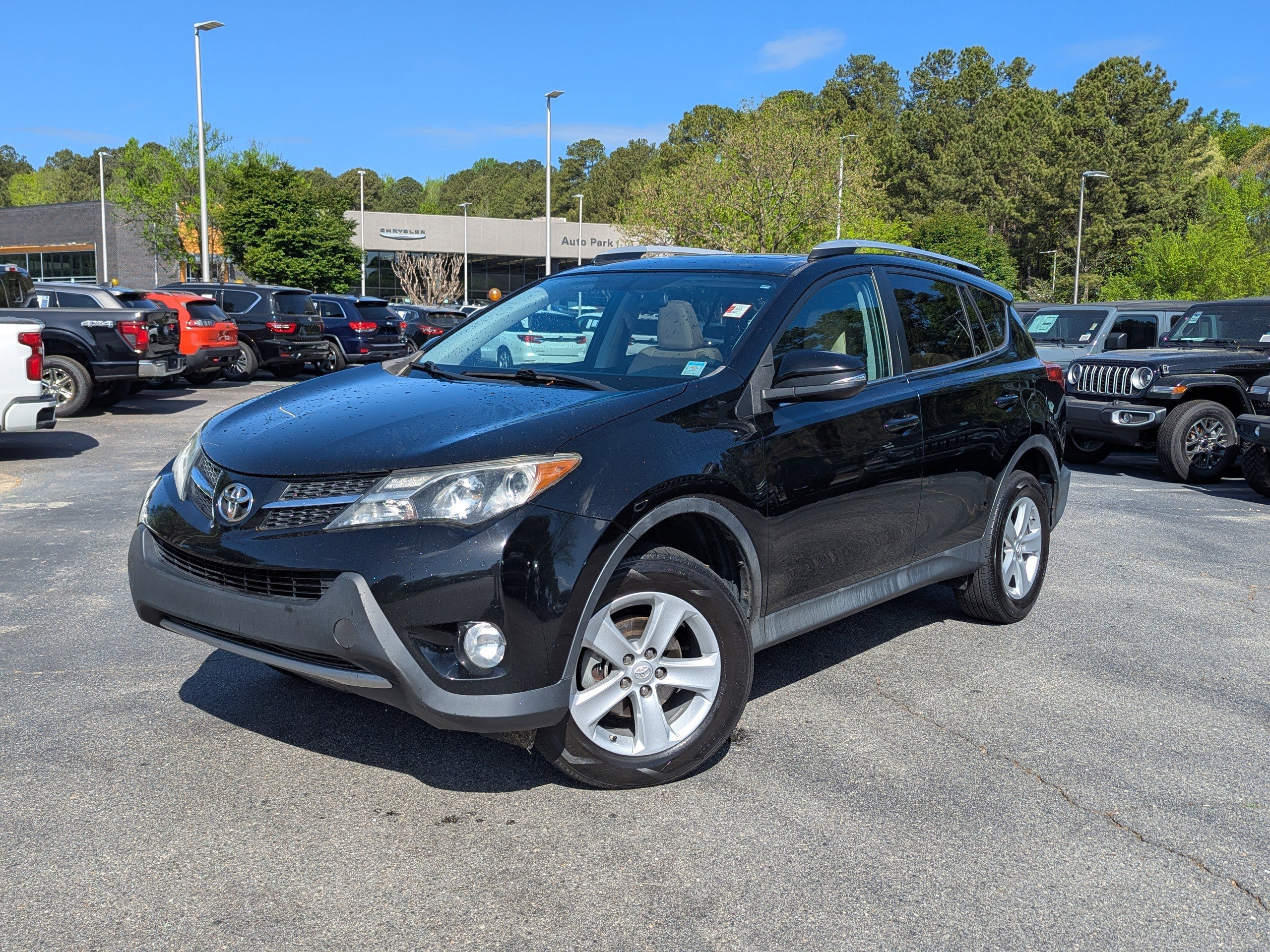 Used 2014 Toyota RAV4 XLE image 1