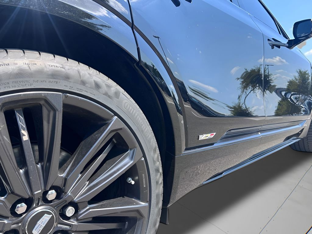 New 2026 Cadillac Lyriq V image 12