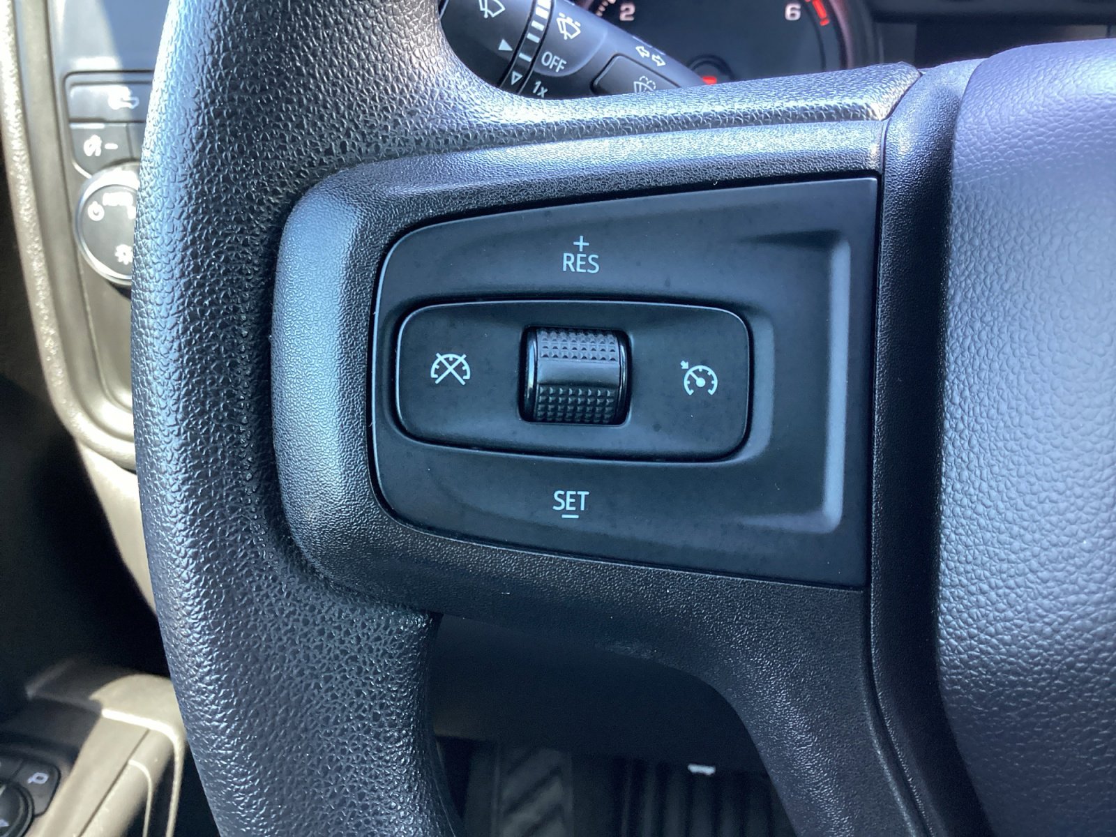 Used 2020 Chevrolet Silverado 1500 Custom w/ Custom Value Package RWD image 30
