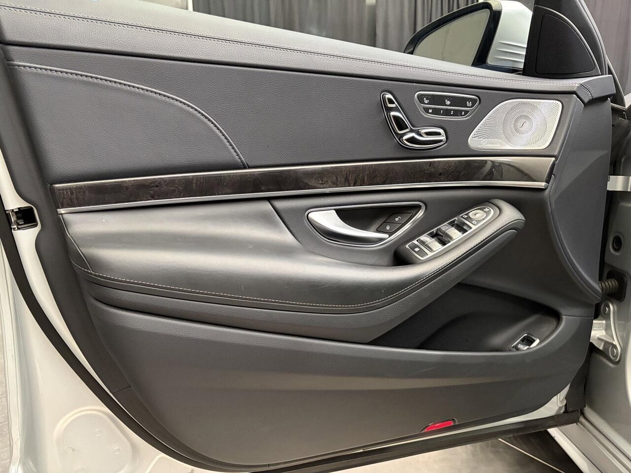 Used 2020 Mercedes-Benz S 560 Sedan image 12