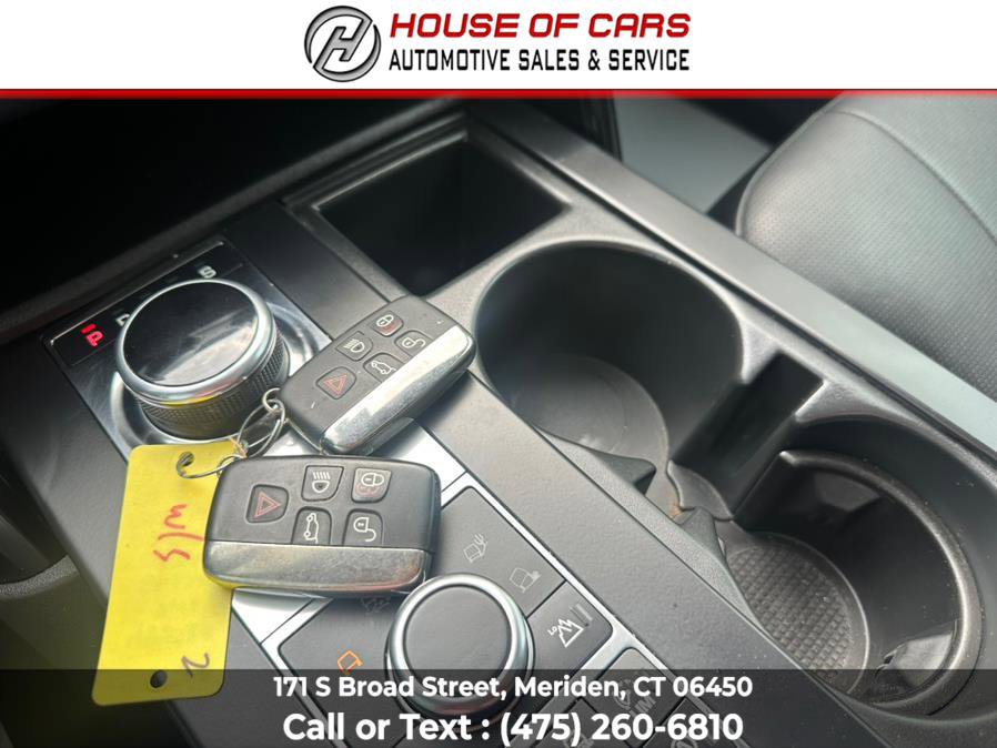 Used 2017 Land Rover Discovery SE image 42