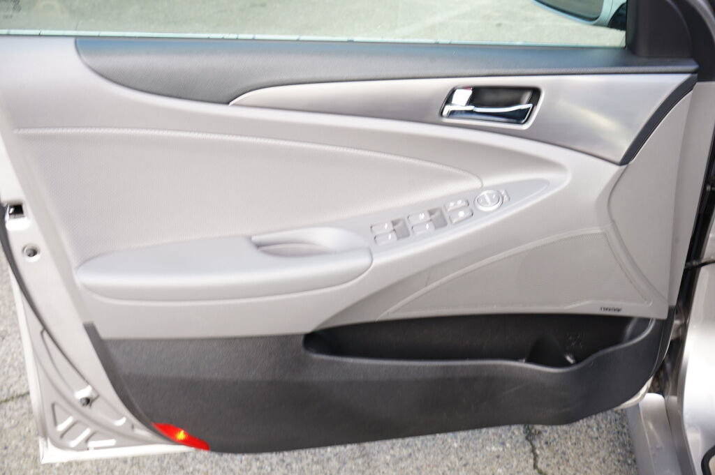 Used 2013 Hyundai Sonata Limited FWD image 15