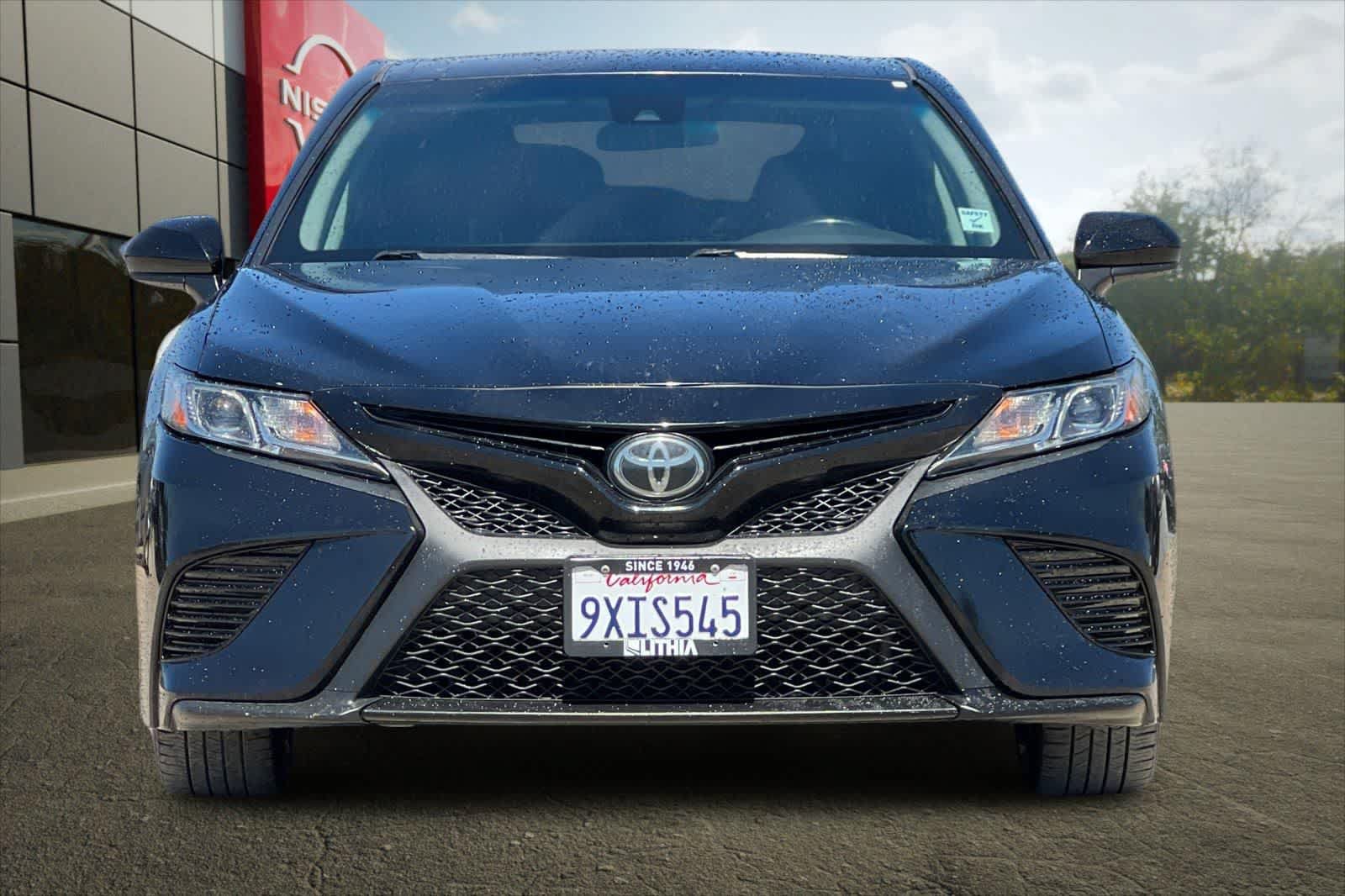 Used 2019 Toyota Camry SE FWD image 11