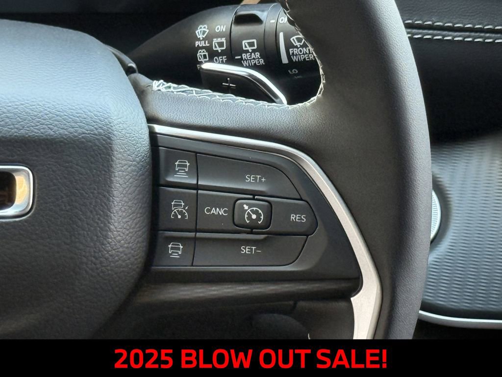 New 2025 Jeep Grand Cherokee L Altitude image 13