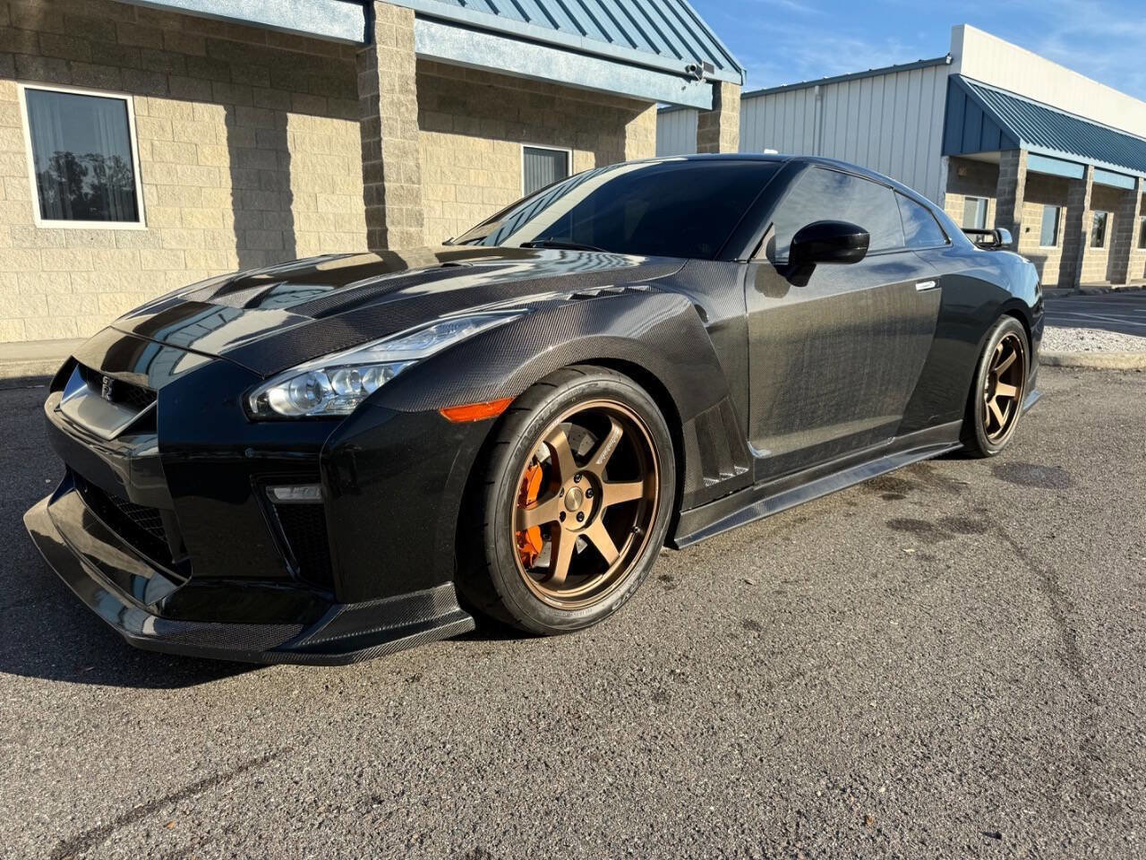 Used 2018 Nissan GT-R Premium image 2