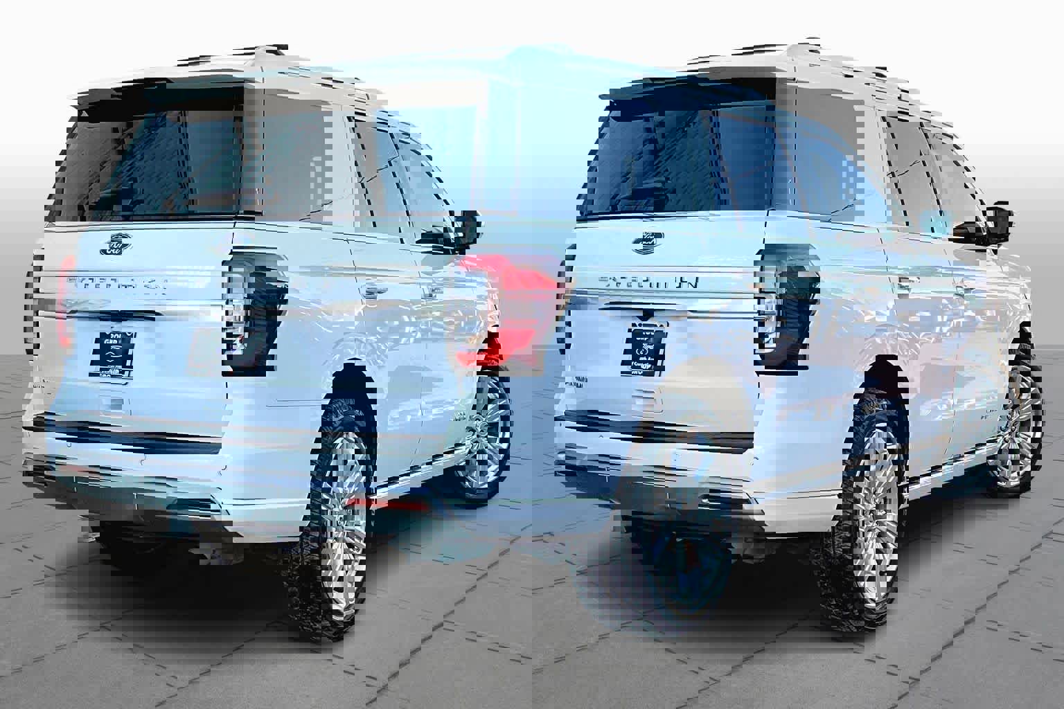 Used 2023 Ford Expedition Platinum image 12