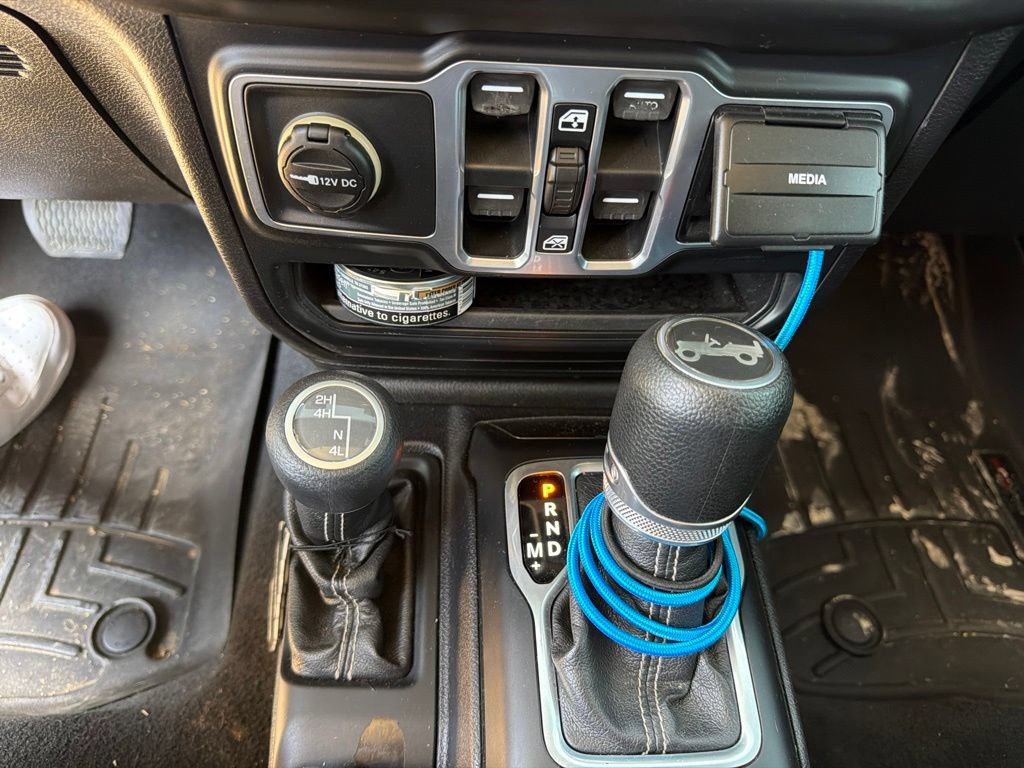 Used 2018 Jeep Wrangler Unlimited Sahara AWD/4WD image 6