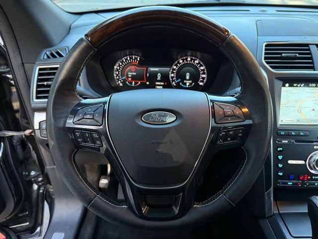 Used 2017 Ford Explorer Platinum image 14