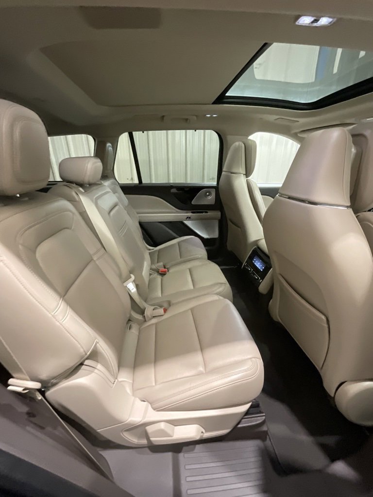 Used 2023 Lincoln Aviator Reserve w/ Equipment Group 201A image 14