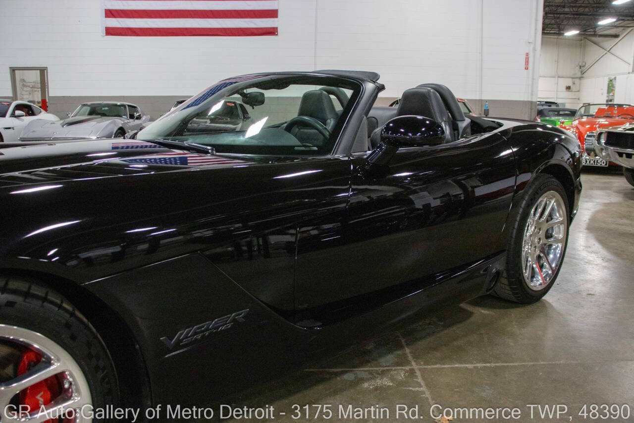 Used 2004 Dodge Viper SRT-10 RWD image 22