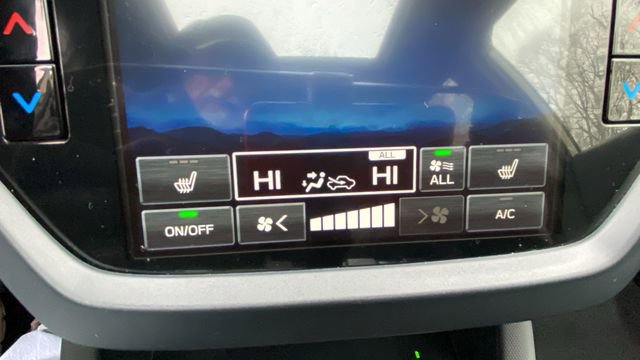 Used 2025 Subaru Forester Limited image 28