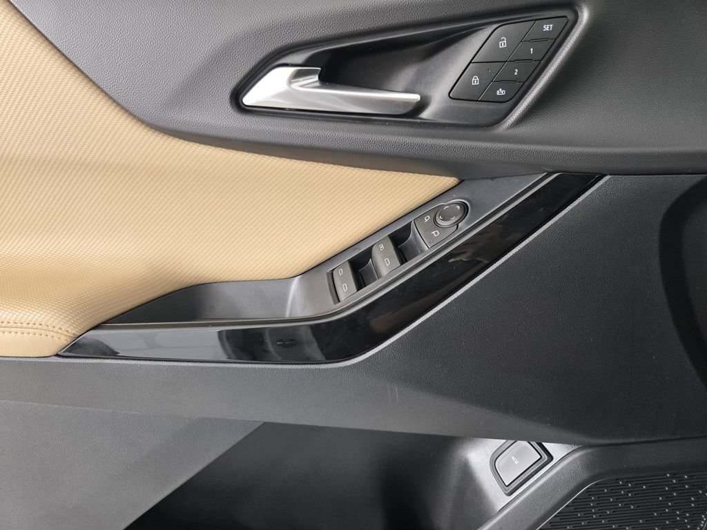 New 2026 Chevrolet Equinox ACTIV w/ Convenience Package III FWD image 23