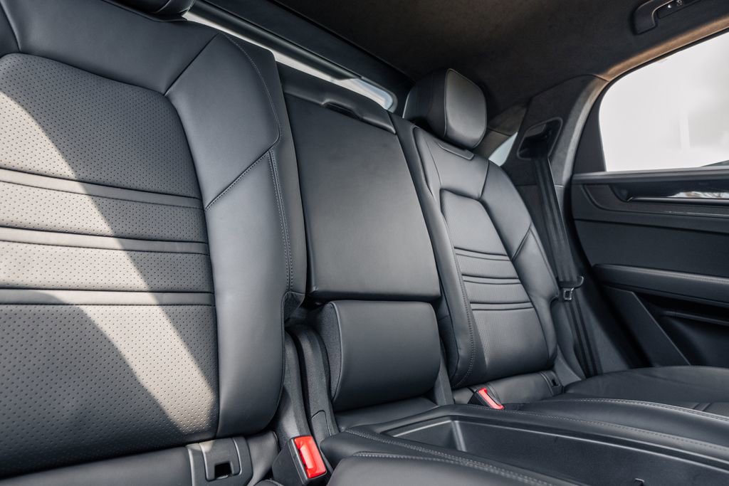 Used 2024 Porsche Cayenne Turbo GT image 43