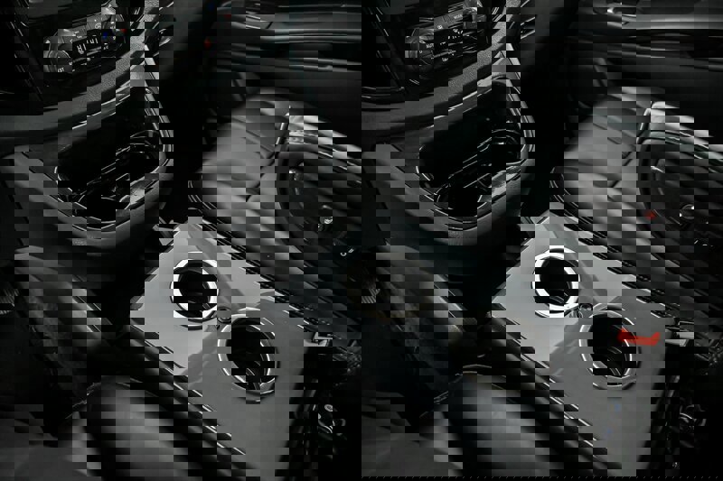 Used 2016 Mercedes-Benz Metris Passenger w/ Active Safety Plus Package image 31