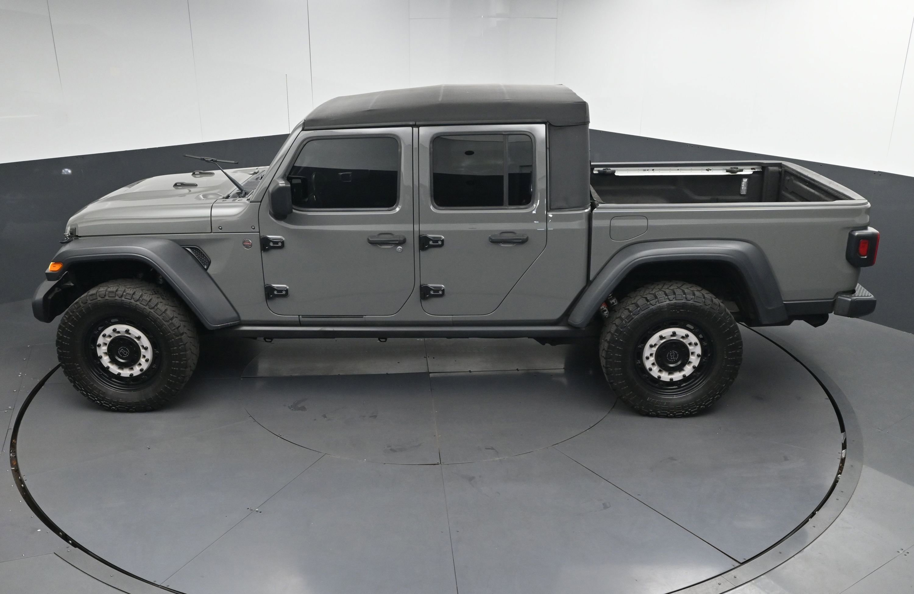 Used 2020 Jeep Gladiator Mojave image 36