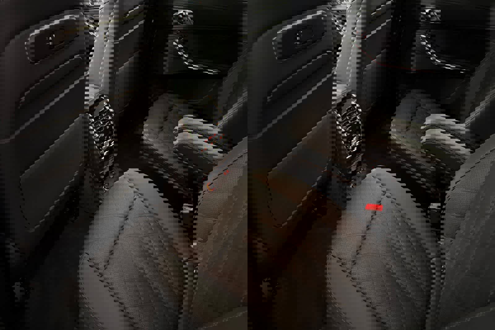 Used 2026 BMW X7 xDrive40i w/ M Sport Package image 4