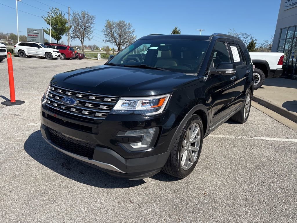 Used 2017 Ford Explorer Limited image 12