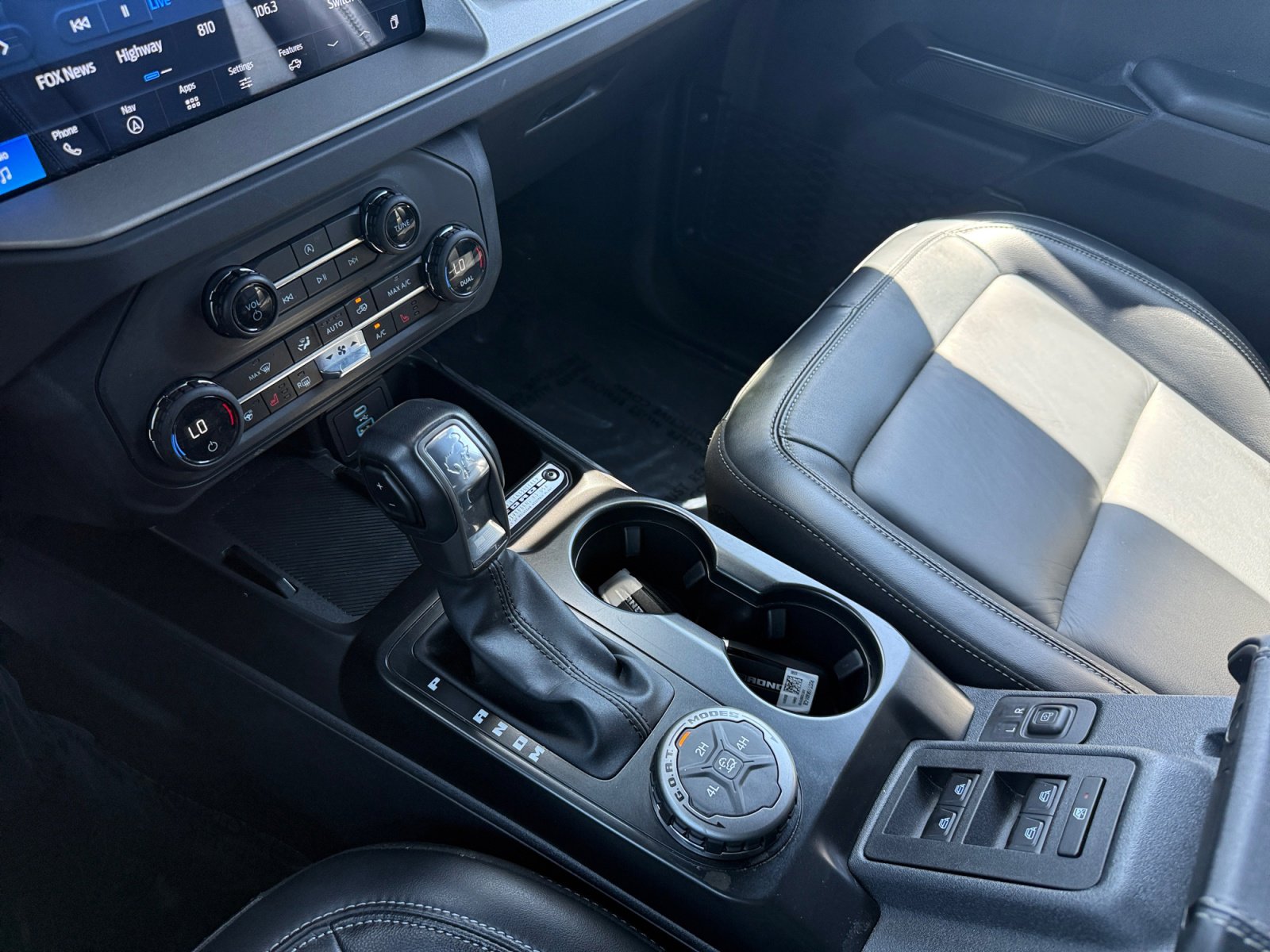 Certified 2025 Ford Bronco Outer Banks AWD/4WD image 13