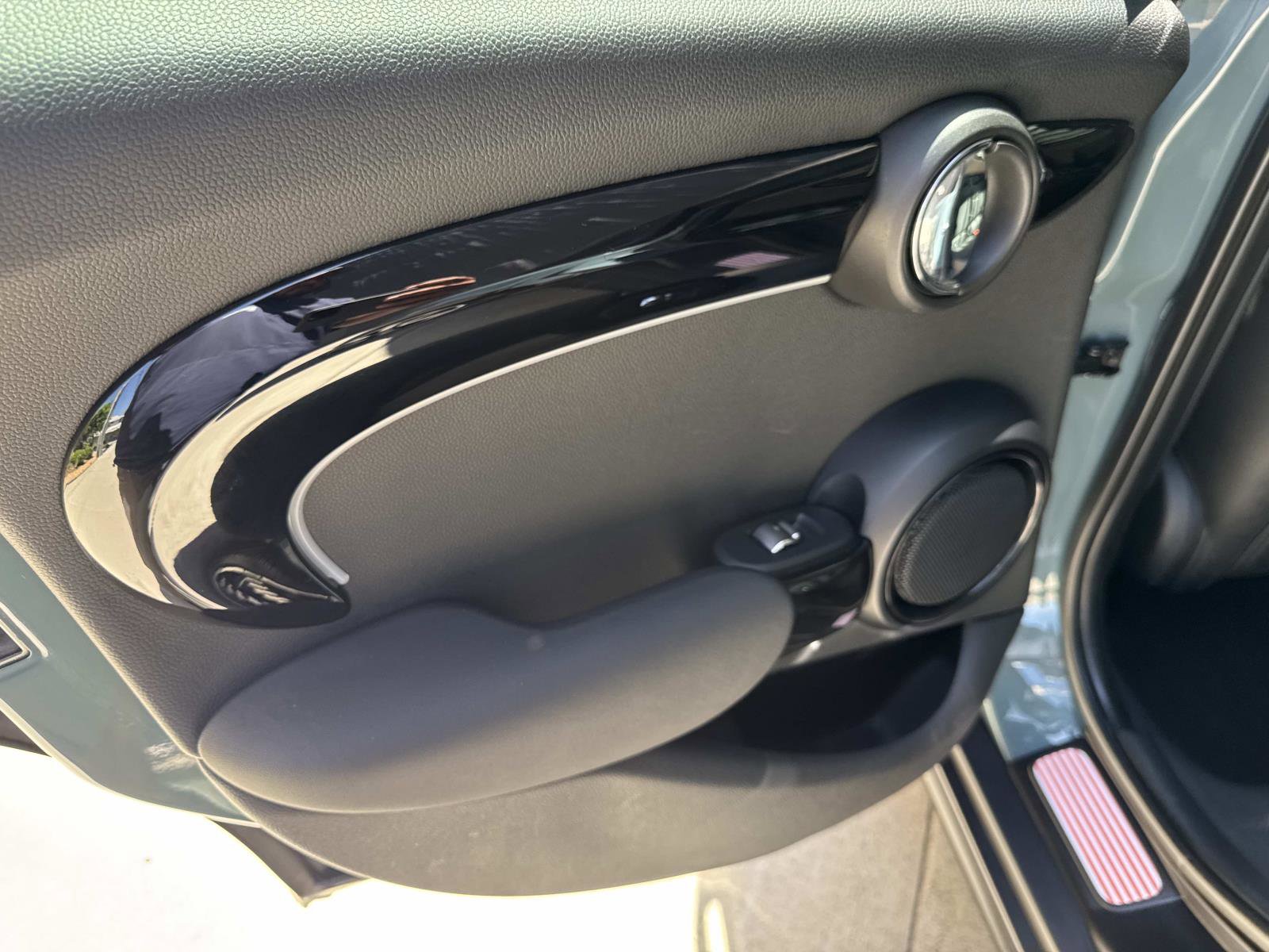 Certified 2023 MINI Cooper S w/ Multitone Edition FWD image 8