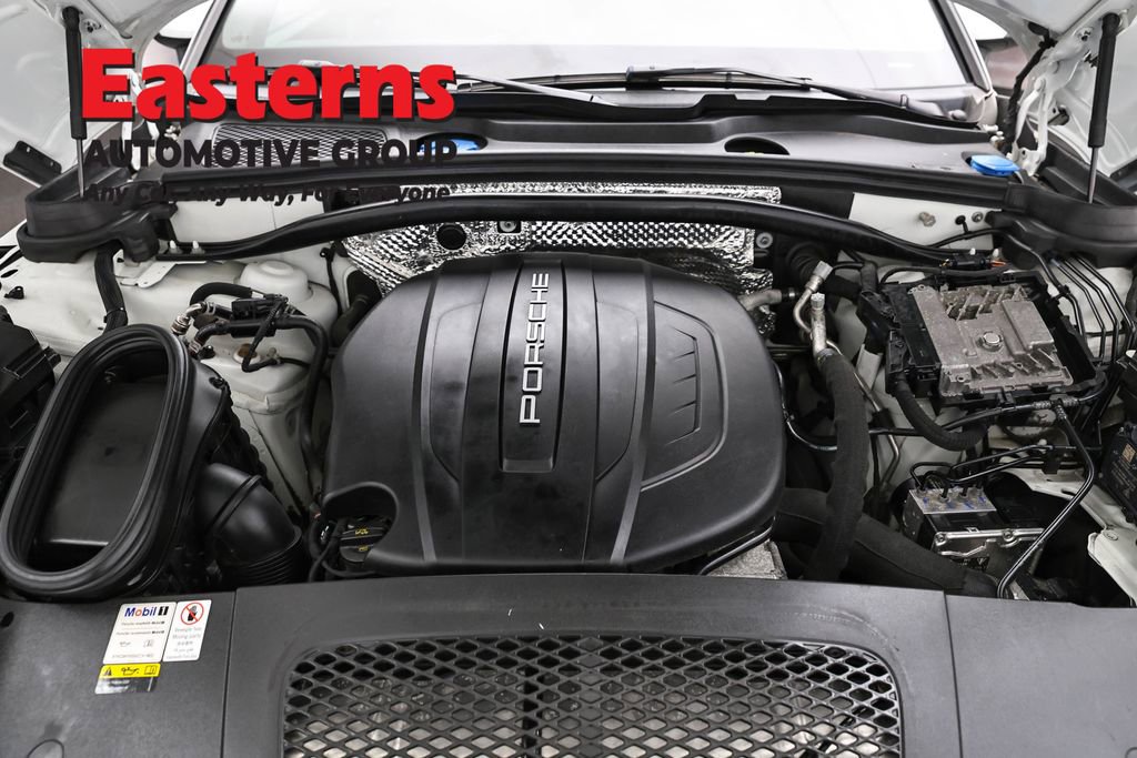 Used 2021 Porsche Macan AWD/4WD image 7
