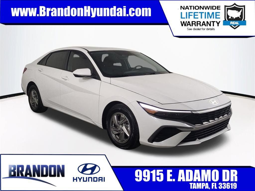 Used 2025 Hyundai Elantra SE