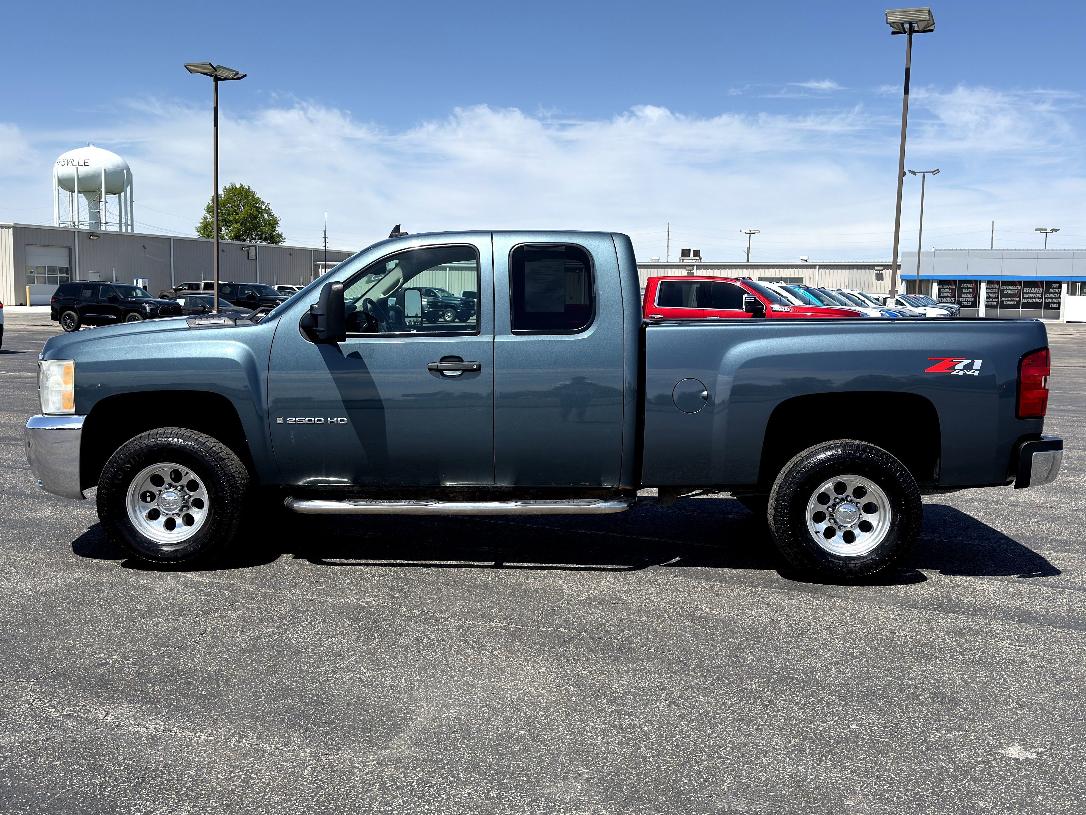 Used 2009 Chevrolet Silverado 2500 LT w/ Exterior Plus Package AWD/4WD image 7
