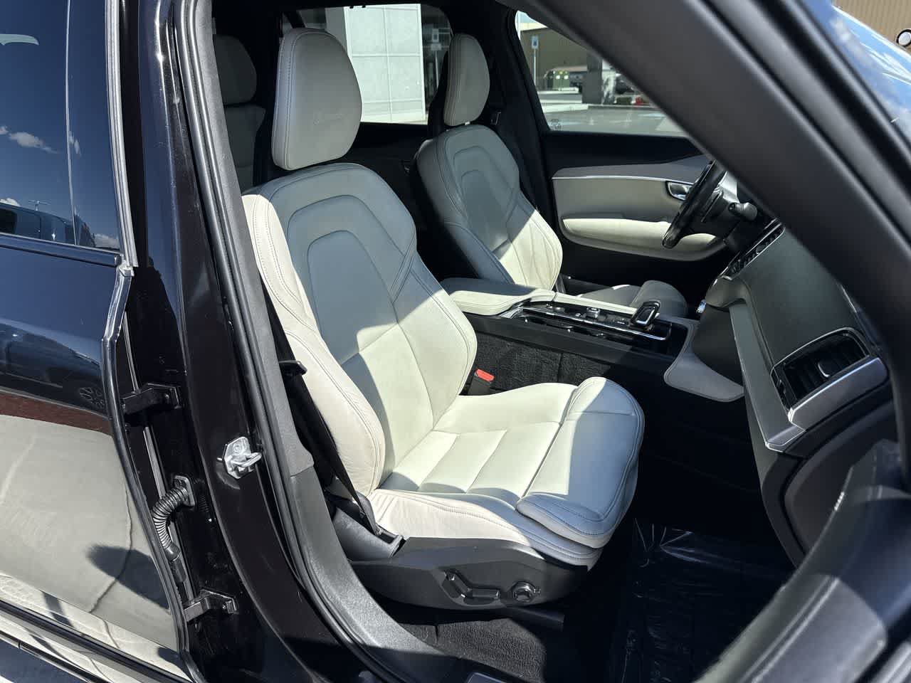 Used 2020 Volvo XC90 T8 R-Design w/ Protection Package Premier AWD/4WD image 14