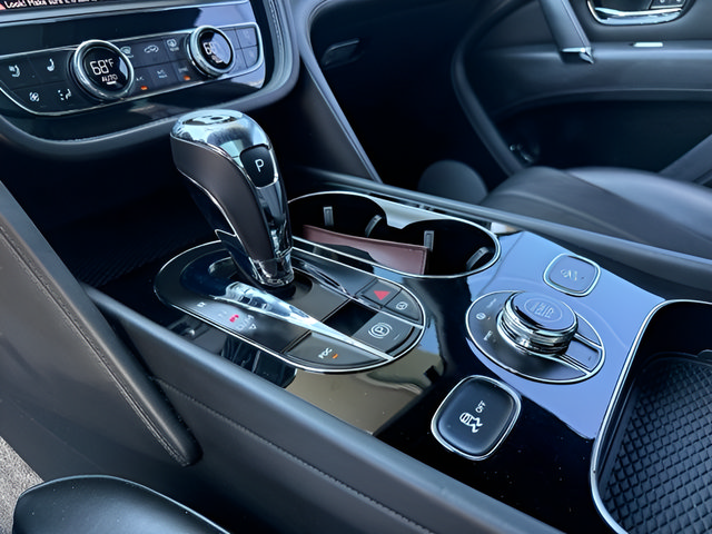 Used 2019 Bentley Bentayga AWD/4WD image 23