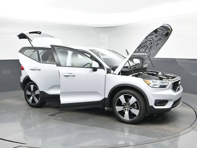 Used 2022 Volvo XC40 T4 Momentum FWD image 50