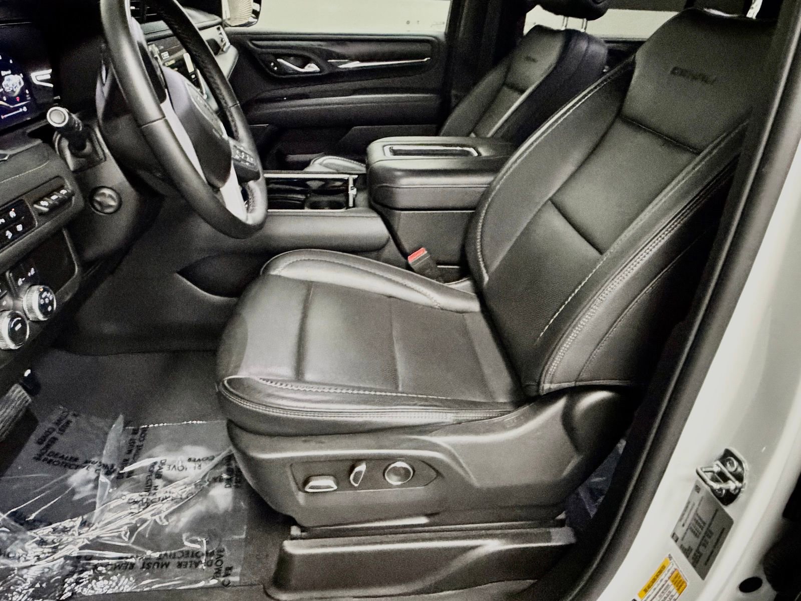 Used 2023 GMC Yukon Denali image 23