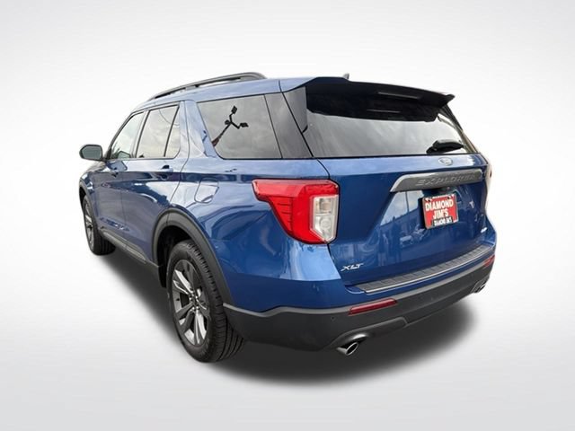 Used 2021 Ford Explorer XLT w/ Equipment Group 202A AWD/4WD image 3