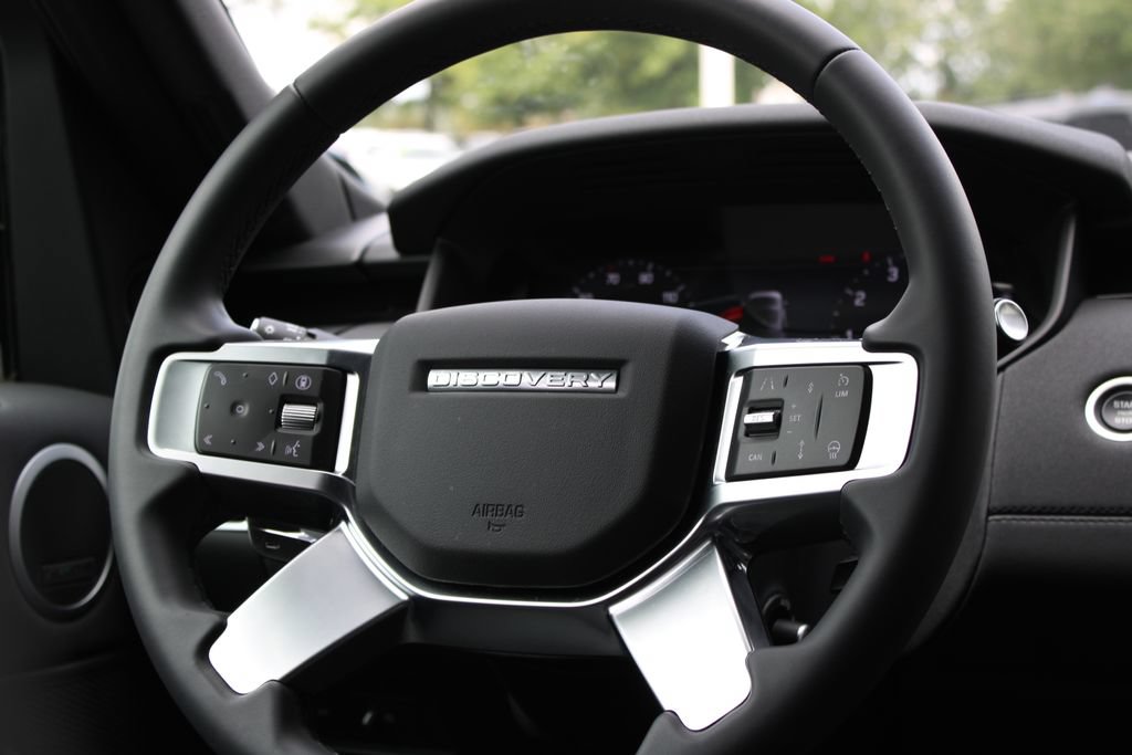 Certified 2025 Land Rover Discovery S AWD/4WD image 10