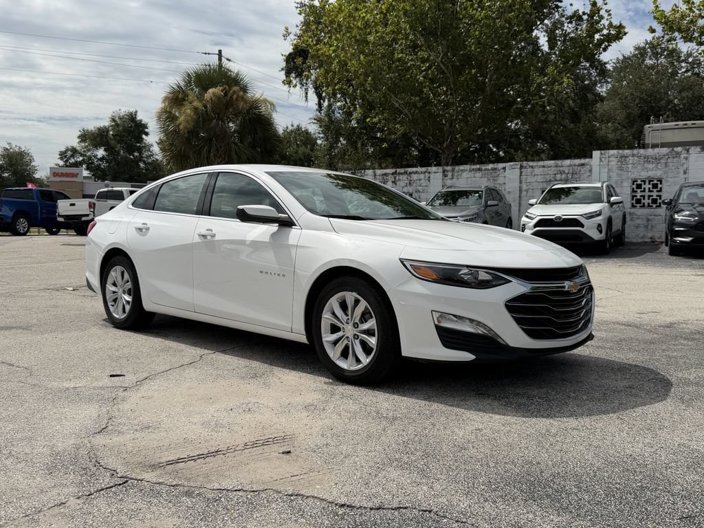 Used 2024 Chevrolet Malibu LT FWD image 2
