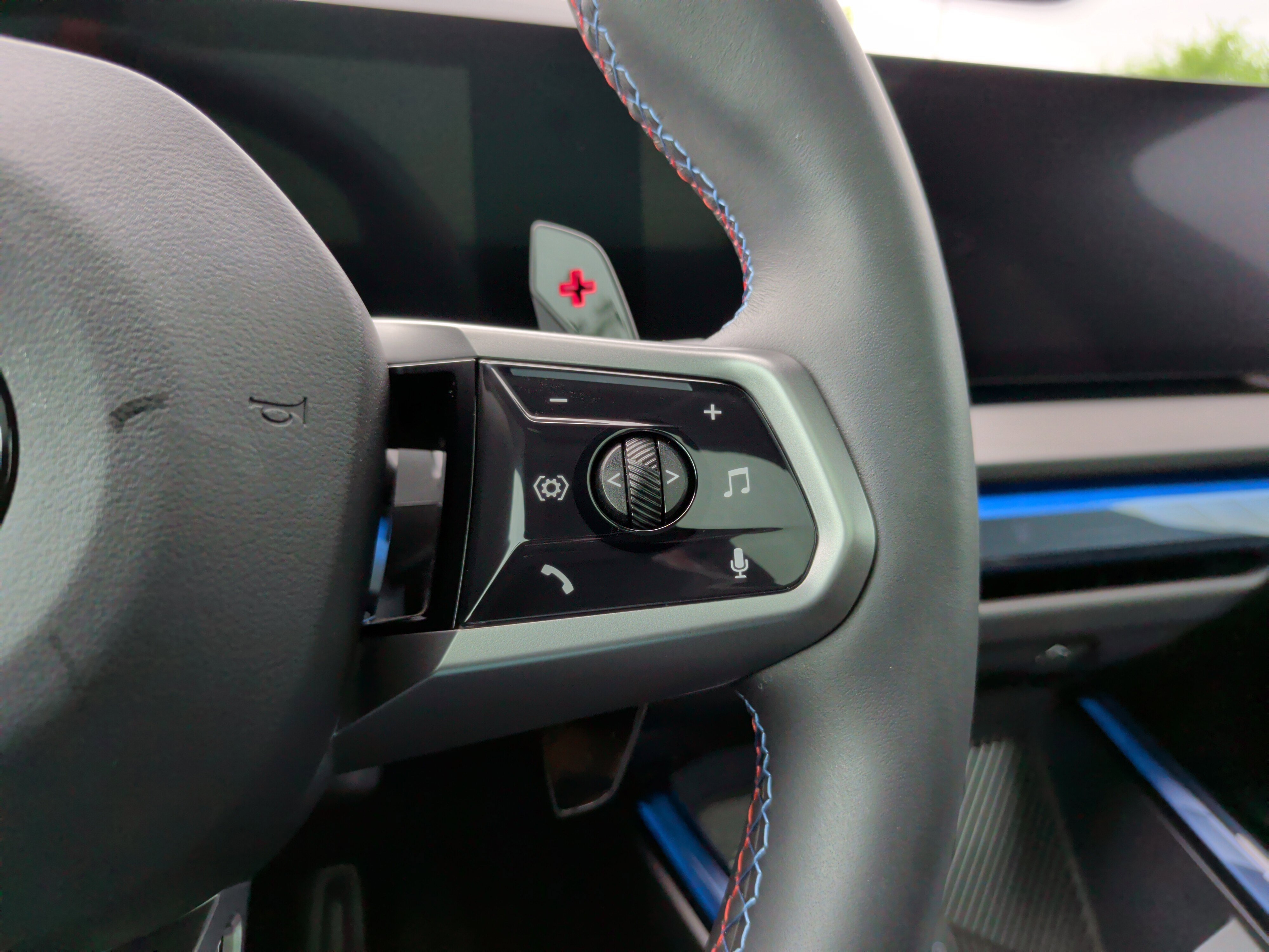 Certified 2025 BMW X3 M50 w/ Premium Package image 22