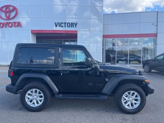 Used 2023 Jeep Wrangler Sport S image 3