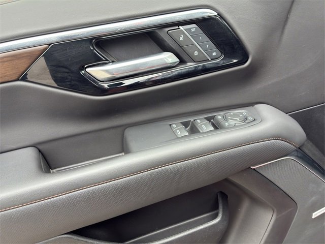 Certified 2025 Chevrolet Suburban High Country w/ Sun And Tow Package image 13