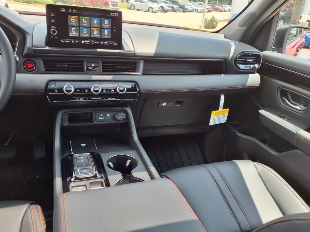 New 2025 Honda Pilot TrailSport image 16