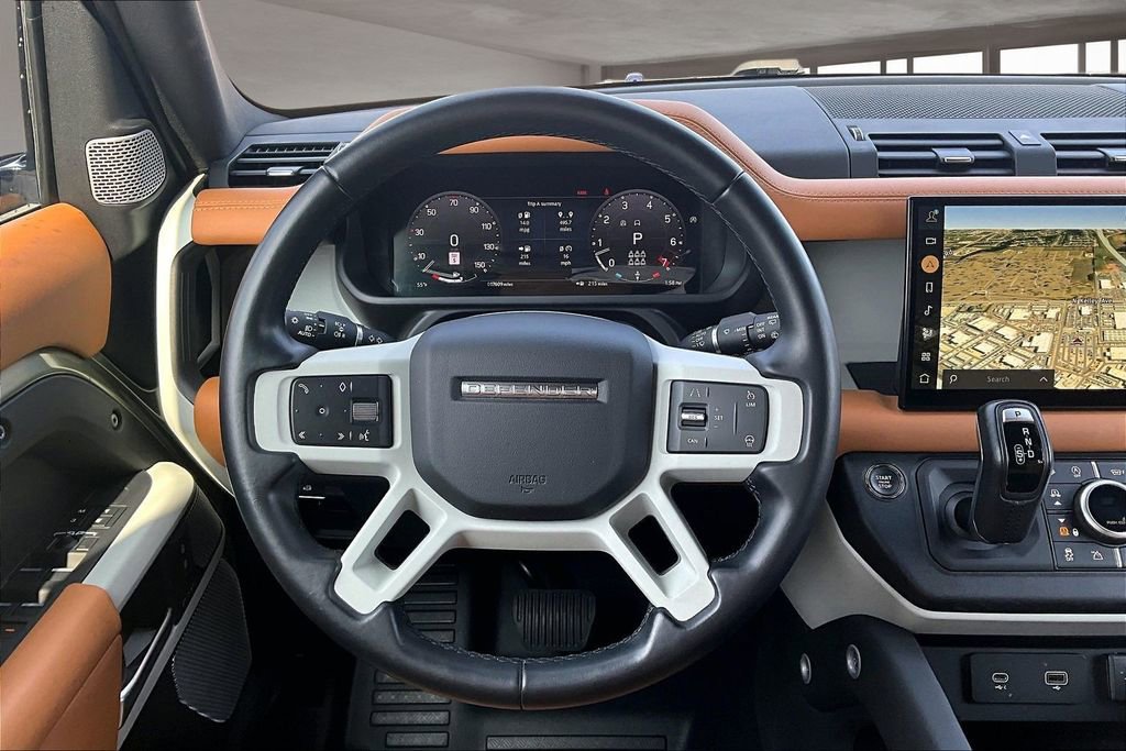 Used 2023 Land Rover Defender 130 SE image 5